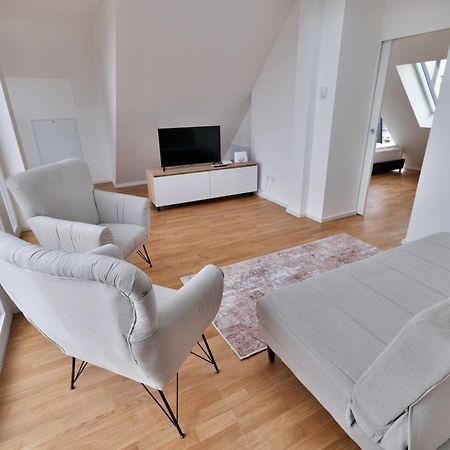 Vienna Lotus Apartments Bagian luar foto