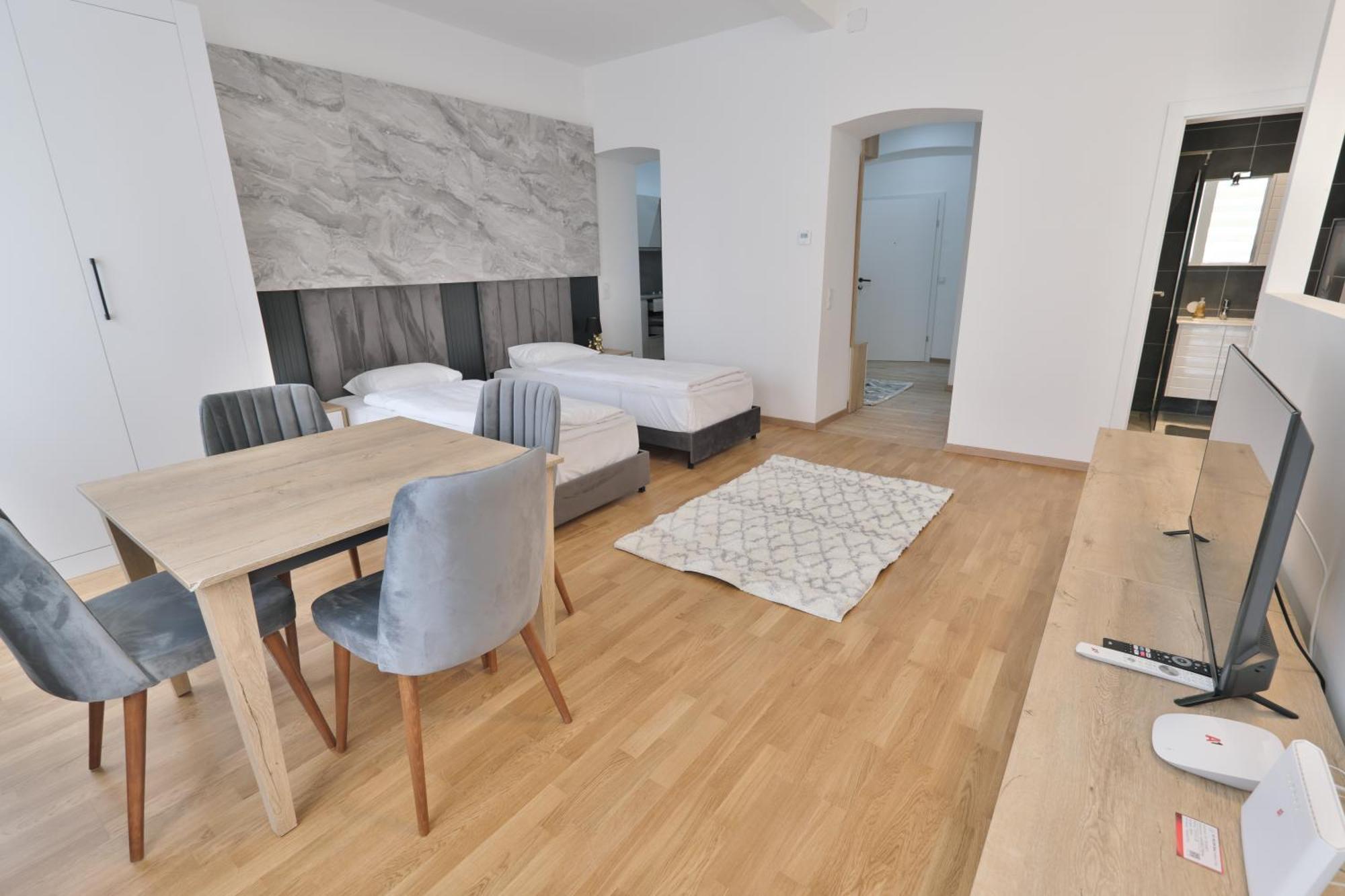 Vienna Lotus Apartments Bagian luar foto
