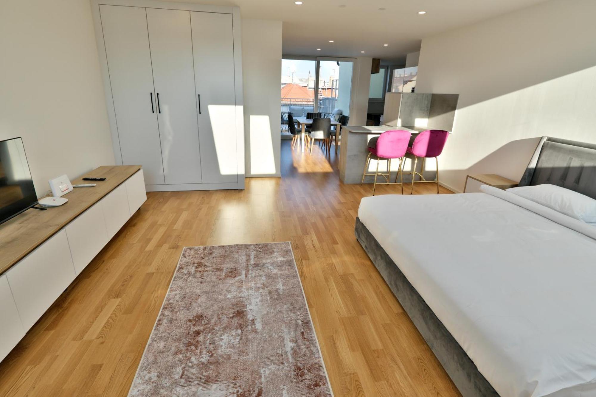 Vienna Lotus Apartments Bagian luar foto