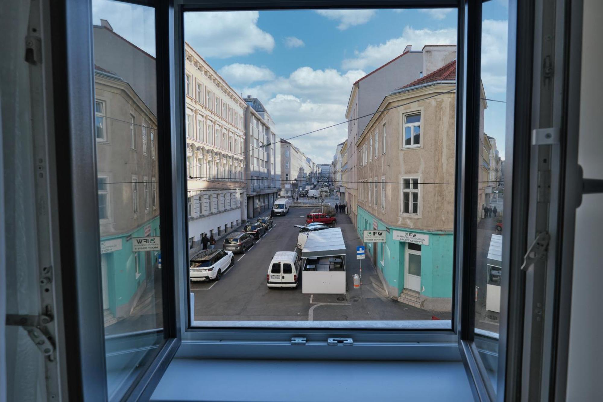 Vienna Lotus Apartments Bagian luar foto