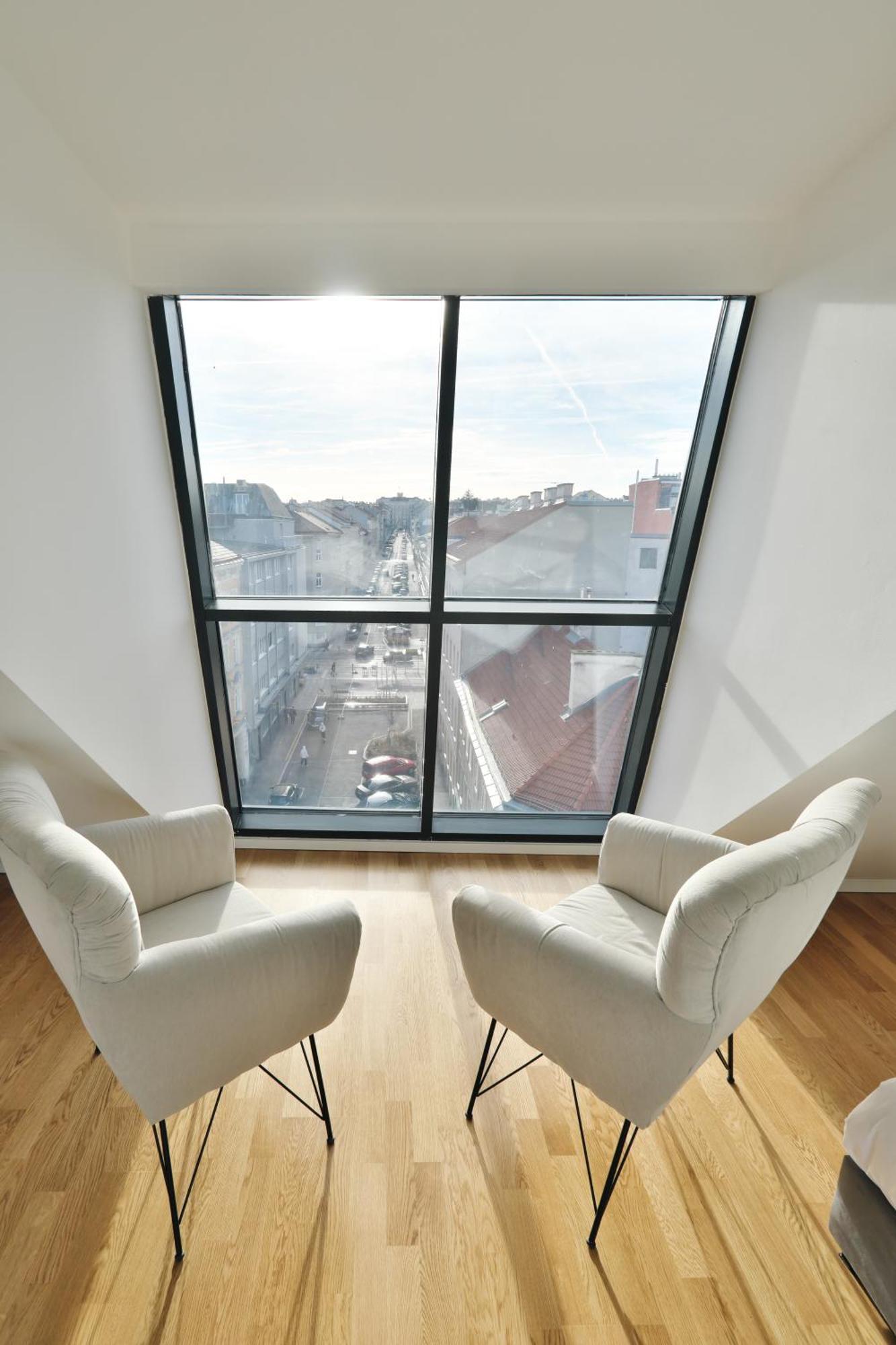 Vienna Lotus Apartments Bagian luar foto