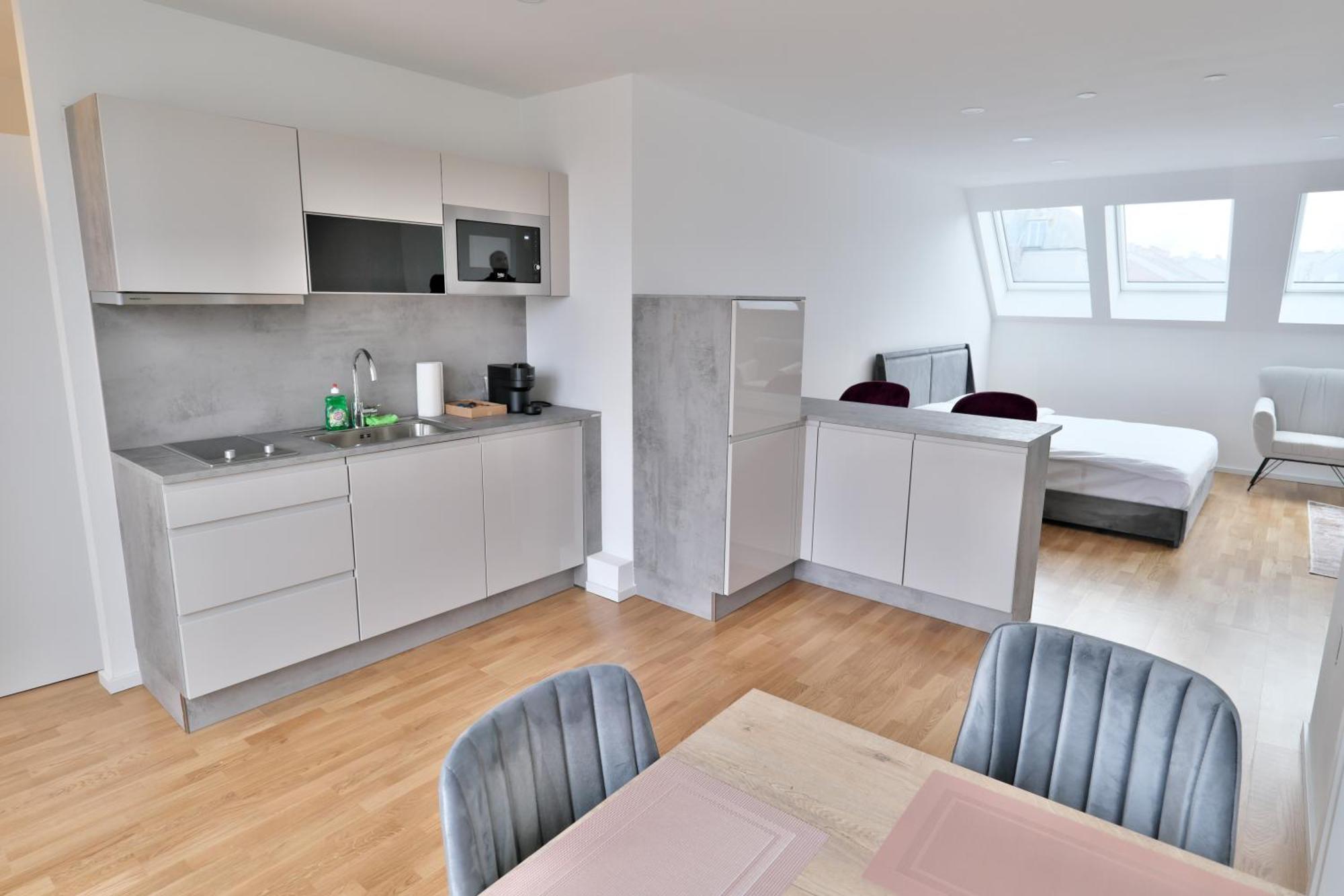 Vienna Lotus Apartments Bagian luar foto