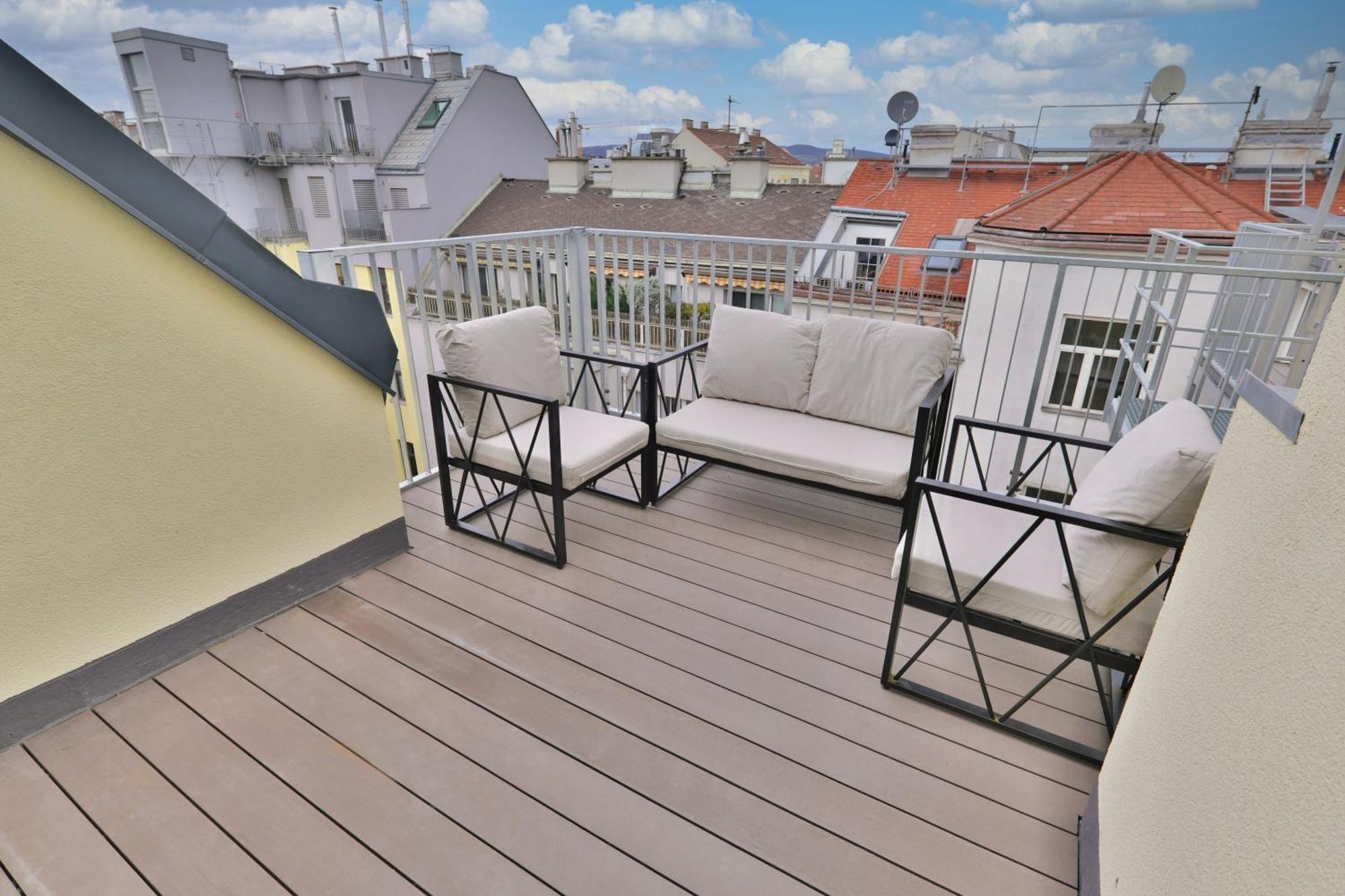 Vienna Lotus Apartments Bagian luar foto