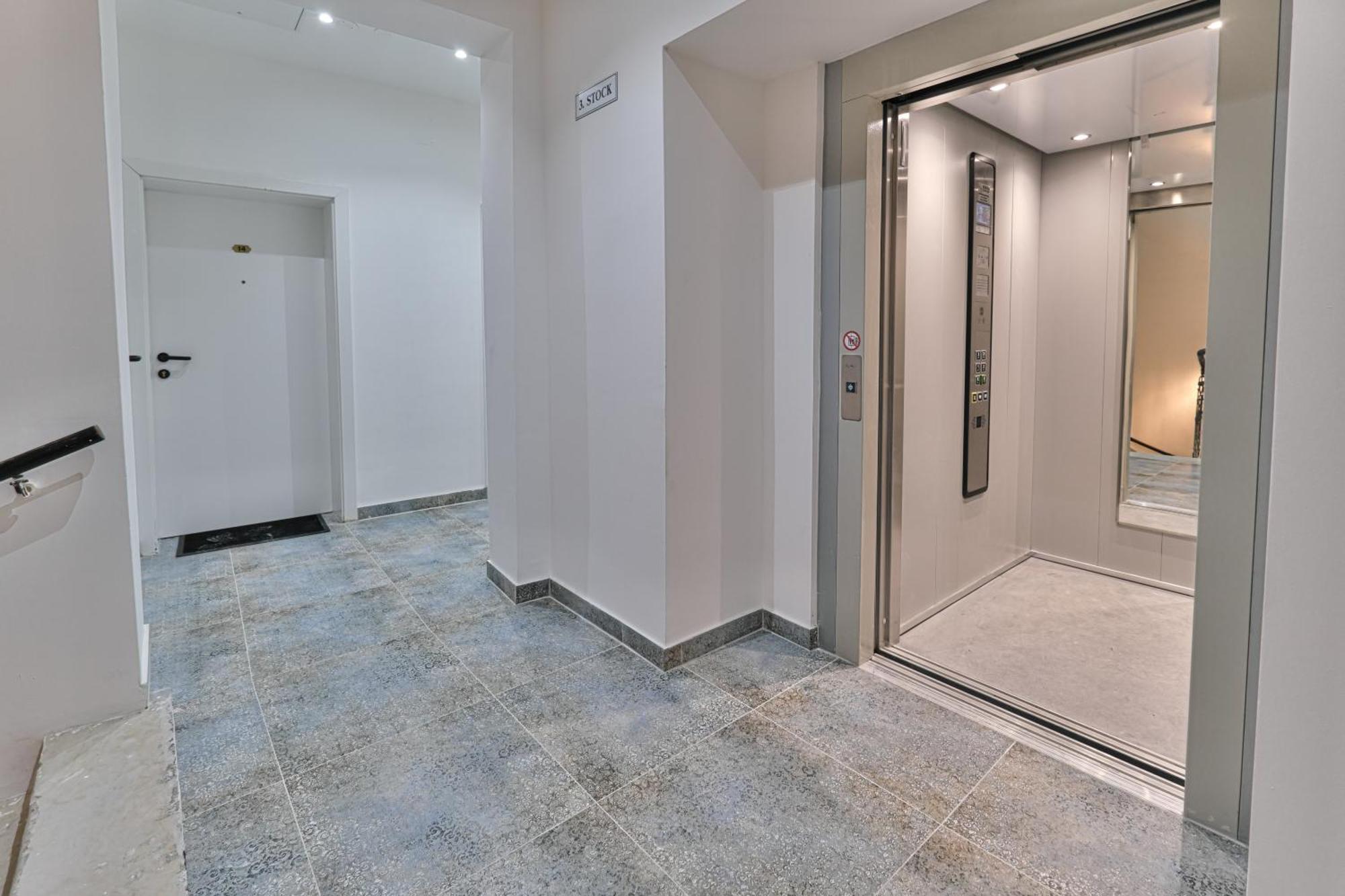 Vienna Lotus Apartments Bagian luar foto