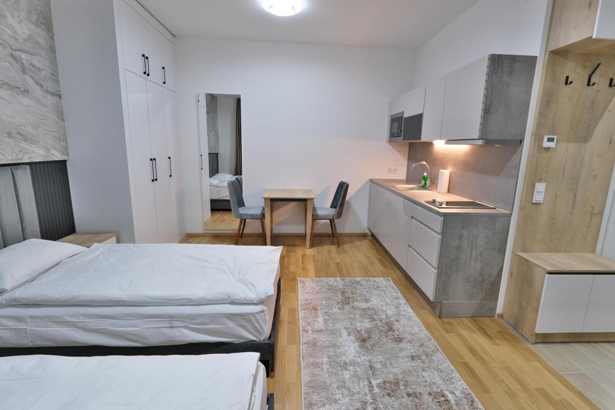 Vienna Lotus Apartments Bagian luar foto