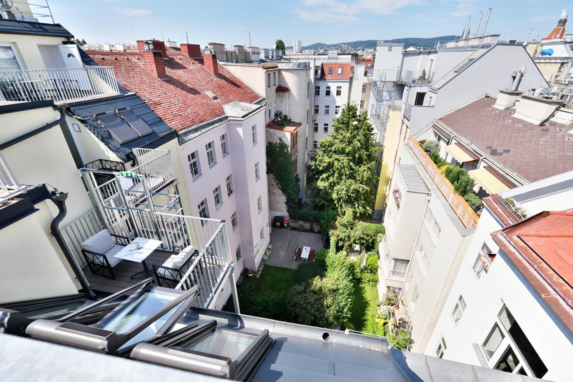 Vienna Lotus Apartments Bagian luar foto