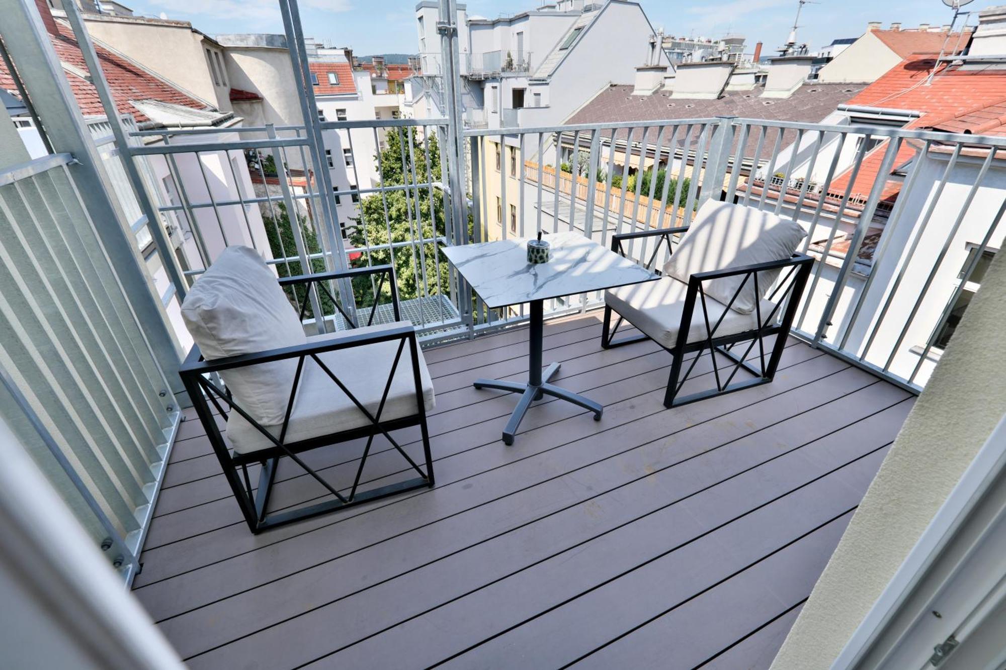 Vienna Lotus Apartments Bagian luar foto